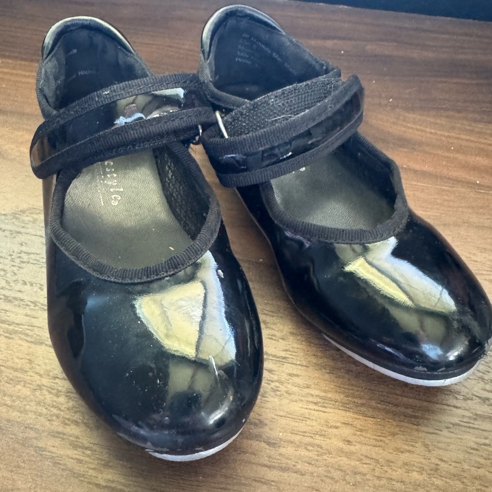 Girls black size 9 tap shoes
